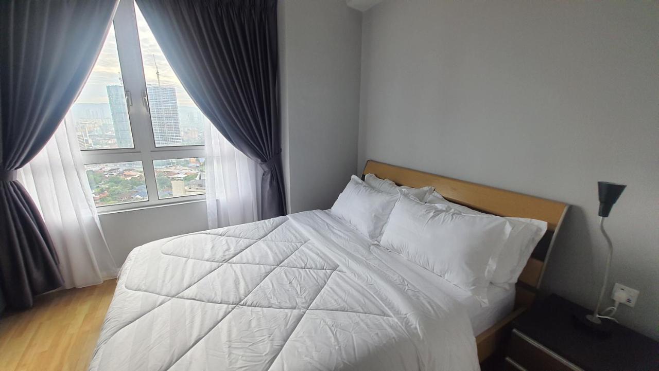Jalan Tun Razak: Location Near Healthcare & Cultural Hubs
